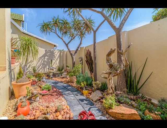 3 BEDROOM TOWNHOUSE FOR SALE IN SONNEGLANS
